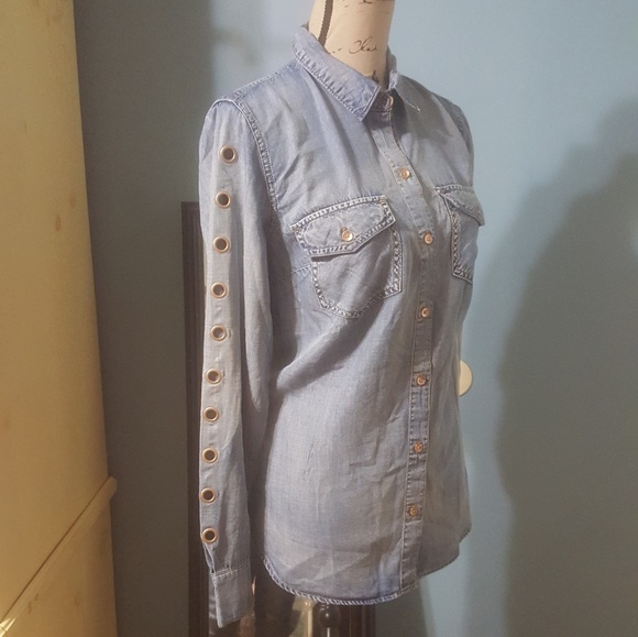 Denim button up with grommets - Picture 1 of 4